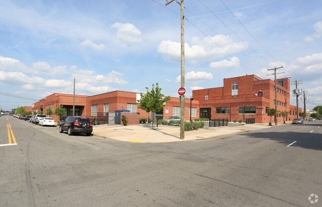 Building Photo - Courtyard Lofts