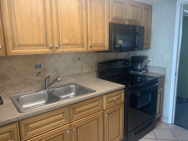 Photo - 5-B Riptide Bch Clb Unit ID1383115P