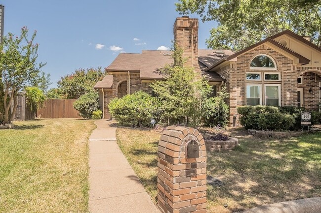 Building Photo - 6402 Valleybrooke Ct