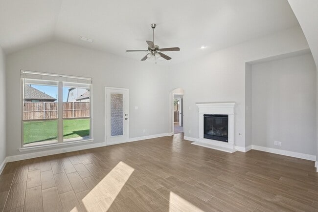 Photo - 1709 Everitt Trail