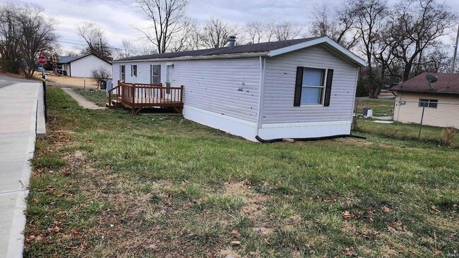 Building Photo - 911 N Oolitic Dr