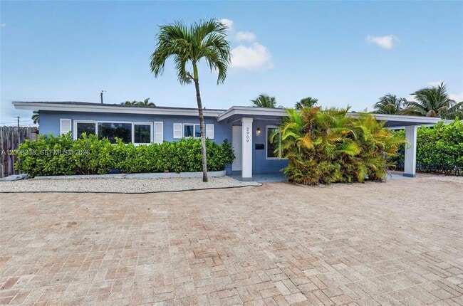 Building Photo - 2909 NW 9th Ave