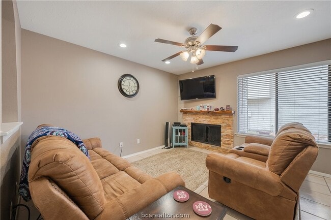 Photo - 1902 Dartmouth St Unit Q4