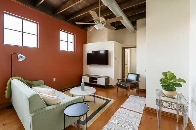 Building Photo - 521 N Jefferson Ave Unit ID1223687P