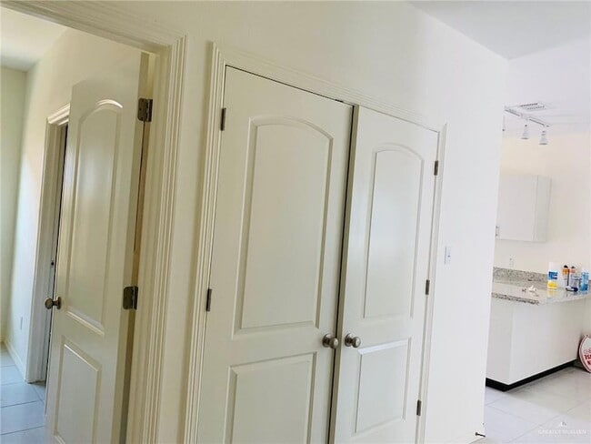 Photo - 810 S Michigan St Unit 2