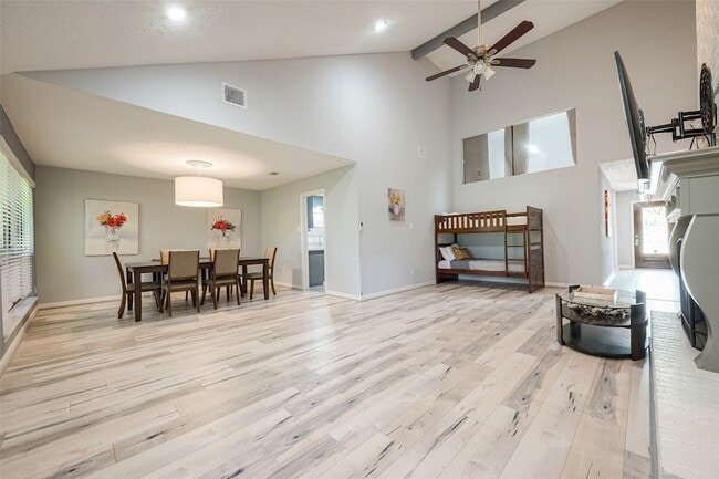 Photo - 1723 Rock Fence Dr