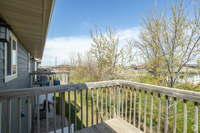 1BR, 1BA - 818SF - Balcony - Harvest Acres