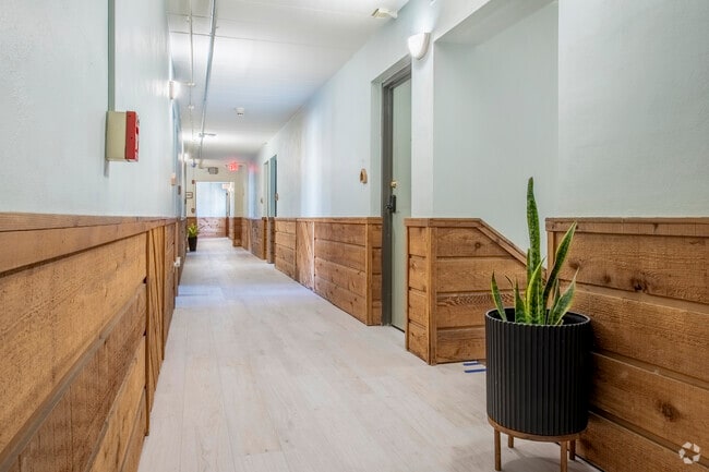 Common Area - Hallway - Valued Stay Aloha