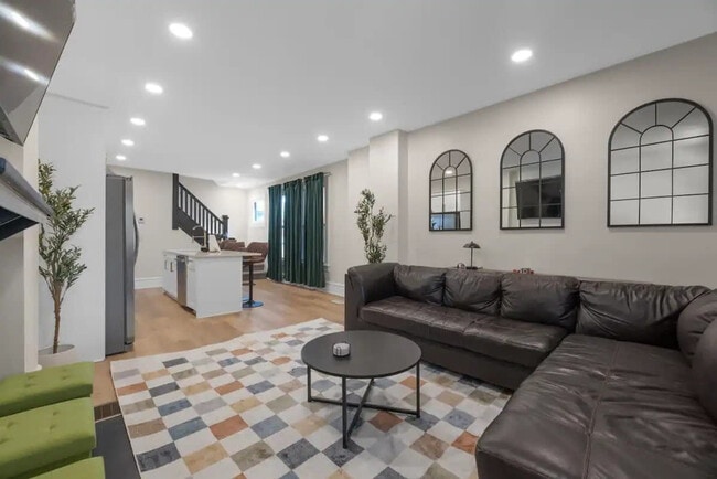 Photo - 2552 Glenmawr Ave Unit SI ID1407028P