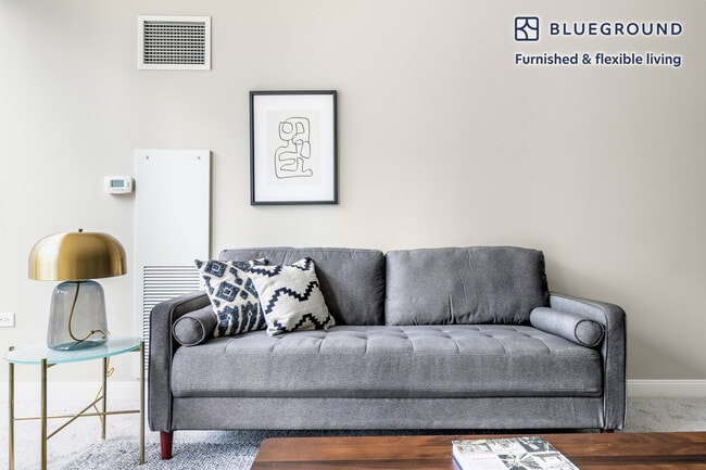 Photo - 210 N Wells St Unit SI FL17-ID261