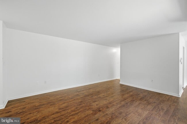 Photo - 1521 Colonial Dr Unit T2
