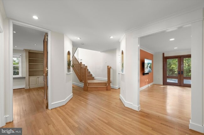 Photo - 5104 Scarsdale Rd