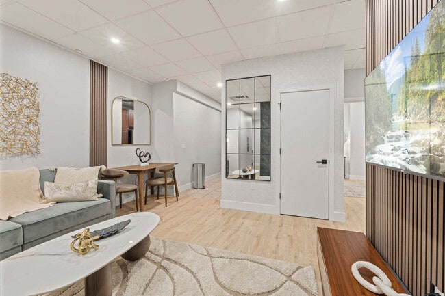 Photo - 117 N 15th St Unit ID1316455P