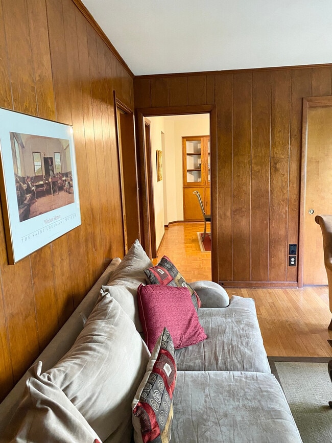 Building Photo - 1301 Forest Hills Blvd Unit ID1254595P