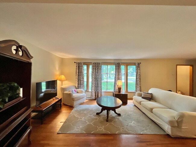 Photo - 15548 Brewster Rd Unit ID1057690P