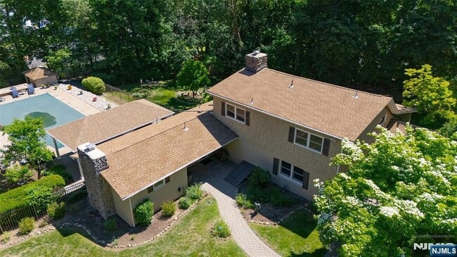Photo - 8 Crosby Ln