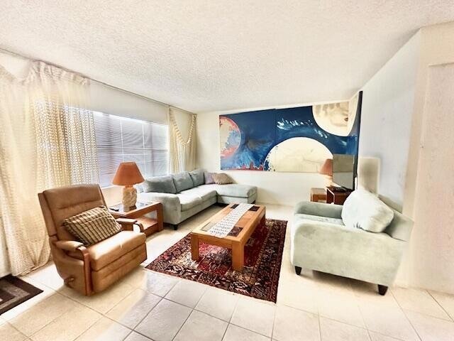 Photo - 4014 Newcastle A