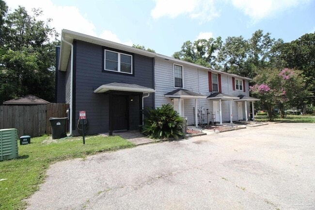 Photo - 7022 Chapel St