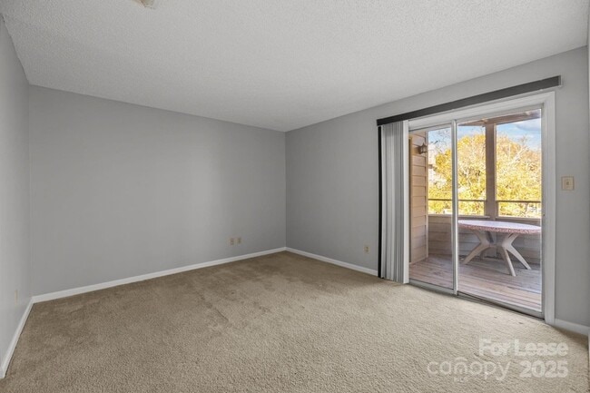 Photo - 2505 Stockbridge Dr