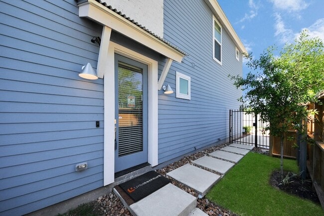 Photo - 1032 Glen Ln