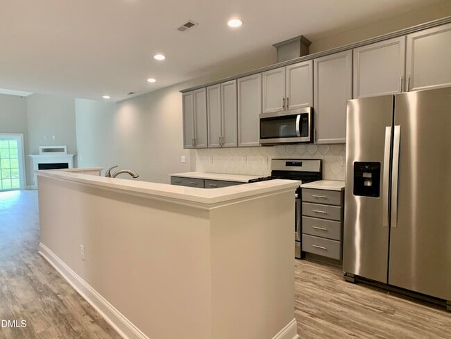 Photo - 672 Barneswyck Dr