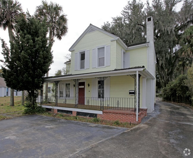 Building Photo - Deland Marigold