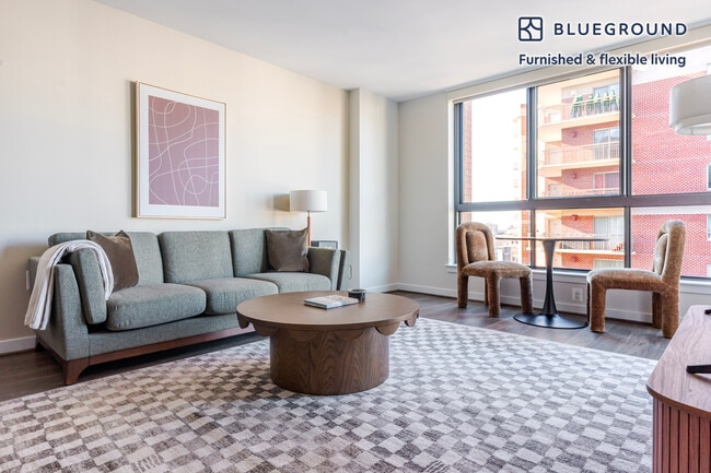 Building Photo - 3444 Fairfax Dr Unit FL11-ID1241