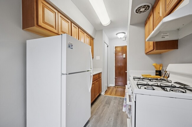 Building Photo - Regency House