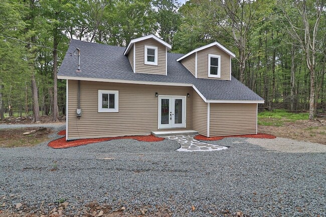 Photo - 1080 West Side Dr