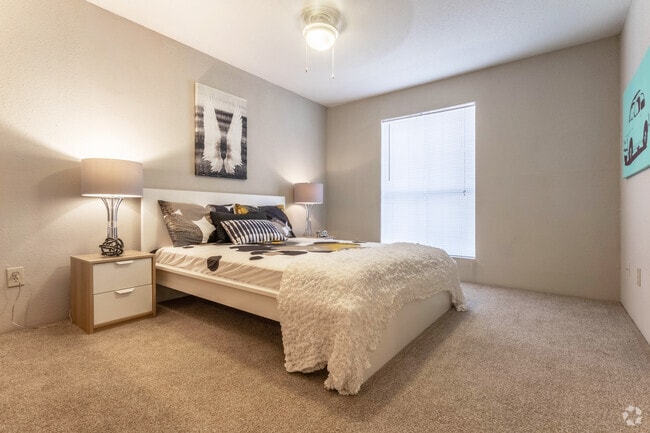 Bedroom - Oaks of Ashford Point - Briar Village