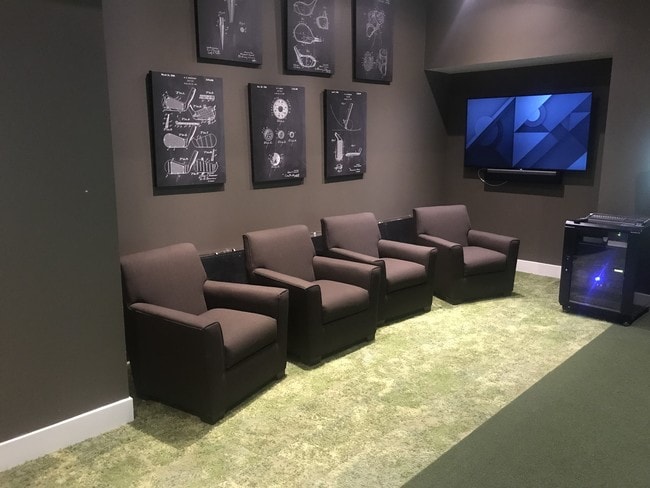 Golf Room - Edge on 4