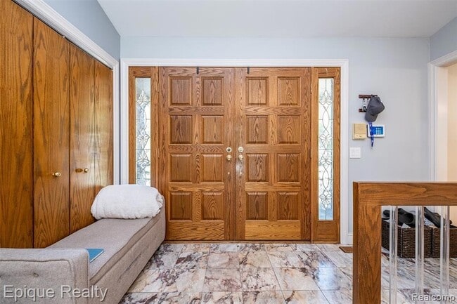 Photo - 135 W Hickory Grove Rd