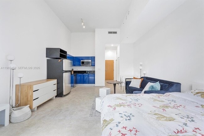 Building Photo - 253 NE 2nd St Unit 223