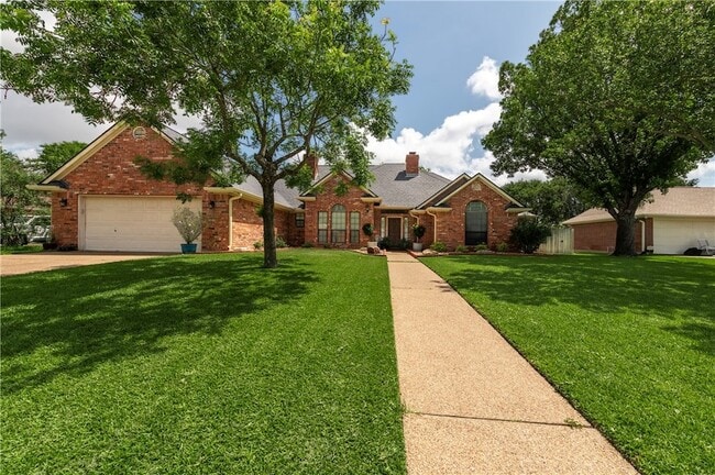 Building Photo - 2905 Aztec Ct