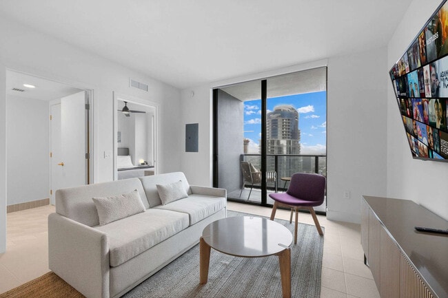 Photo - 159 NE 6th St Unit SI FL46-ID1032225P