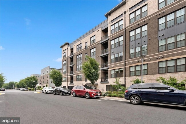 Building Photo - 2320 Field Point Rd Unit 103