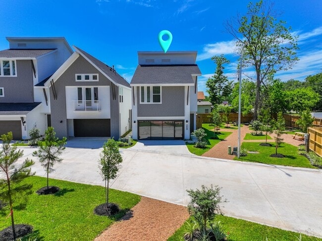 Building Photo - 7613 Victory Reserve St