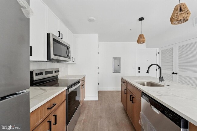 Building Photo - 2520 N Front St Unit 205