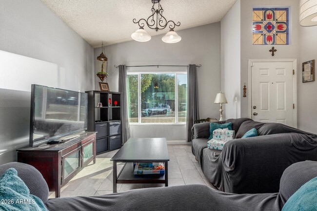 Photo - 5210 E Elmwood Cir