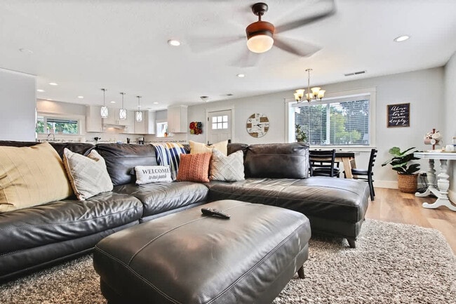 Photo - 17125 Northside Blvd Unit ID1250663P