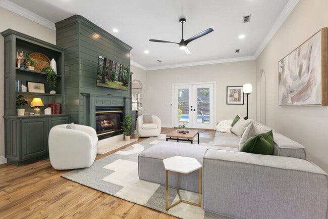 Building Photo - 2318 SW Clover Ct Unit ID1221889P