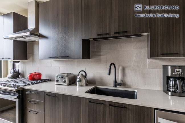 Photo - 939 W Washington Blvd Unit FL7-ID234