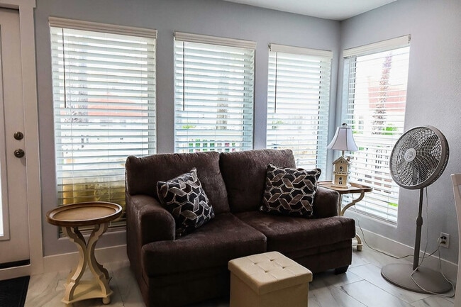 Building Photo - 200 Padre Blvd Unit SI ID1564181P