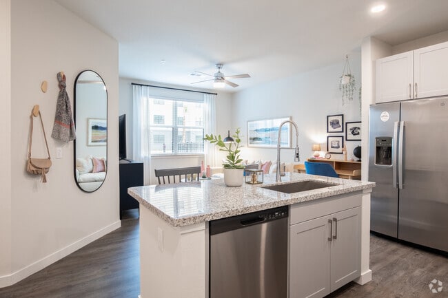 1 BR, 1 BA - 725 SF - BELLROCK MEMORIAL