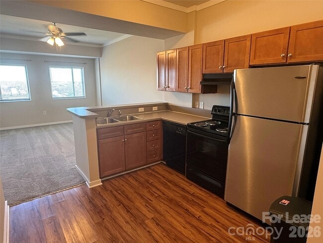 Photo - 715 N Church St