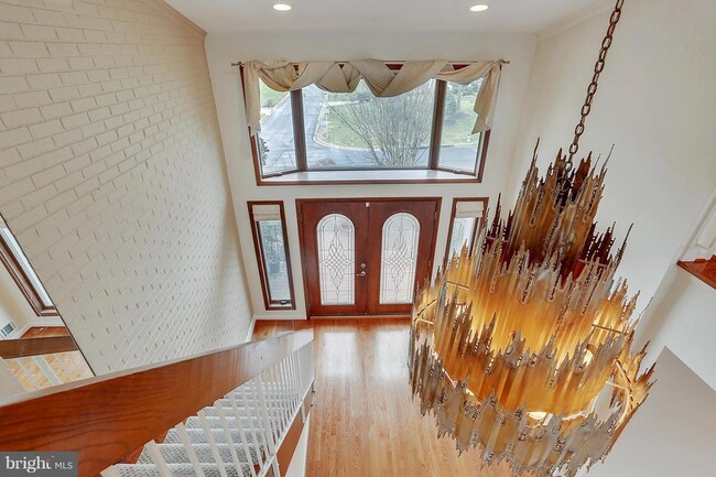 Photo - 9801 Clydesdale St