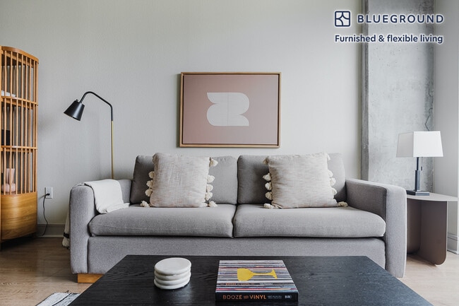 Photo - 615 W 7th St Unit FL20-ID283