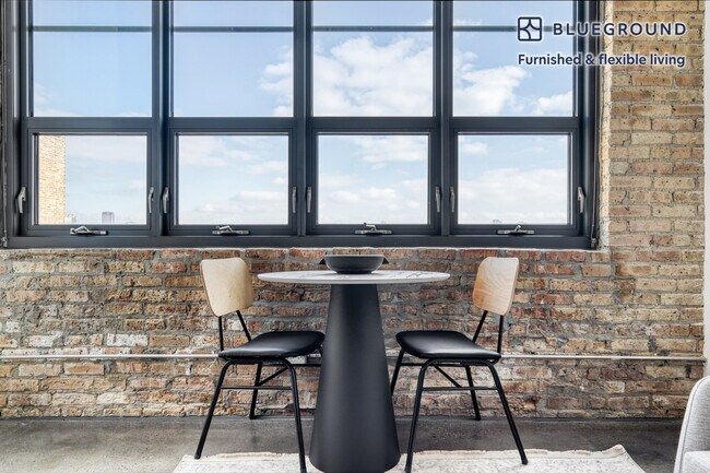 Photo - 2061 N Southport Ave Unit FL4-ID568