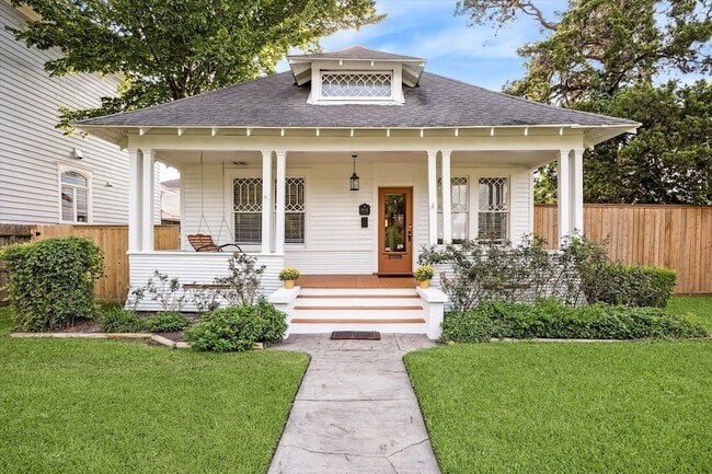 Building Photo - 1847 Cortlandt St