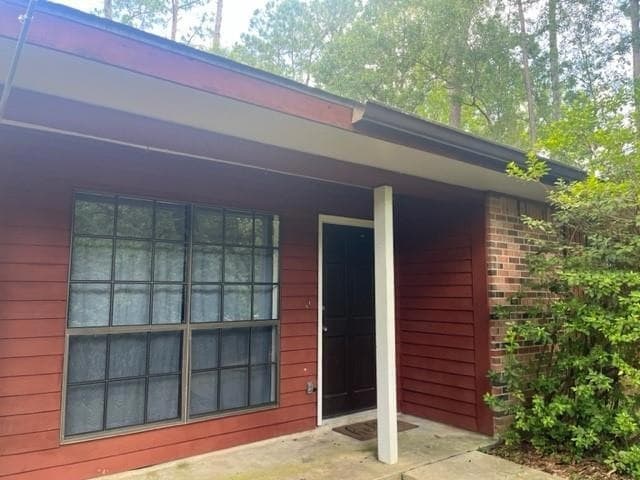 Building Photo - 35515 Oakridge Ave Unit B